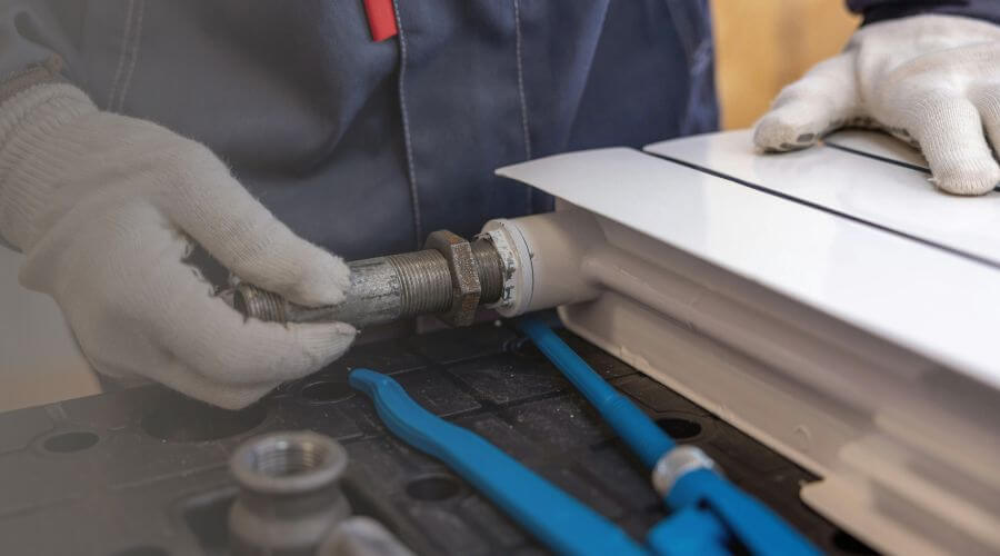 Expert burst pipe repair services in Bingham, IL